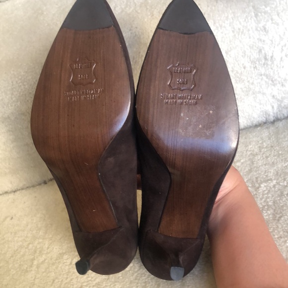 Immaculate Stuart Weitzman suede pumps/ heels - Picture 4 of 5